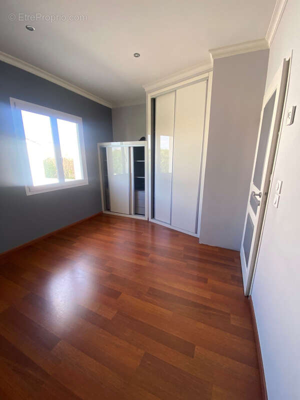 Maison à AMBARES-ET-LAGRAVE