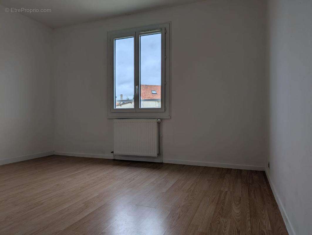 Maison à VALLON-EN-SULLY