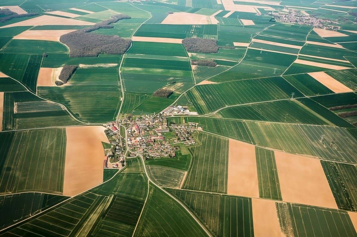 Terrain à LA ROCHE-SUR-YON