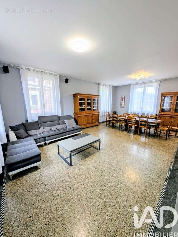 Maison 233 m² à Douchy  - photo 2