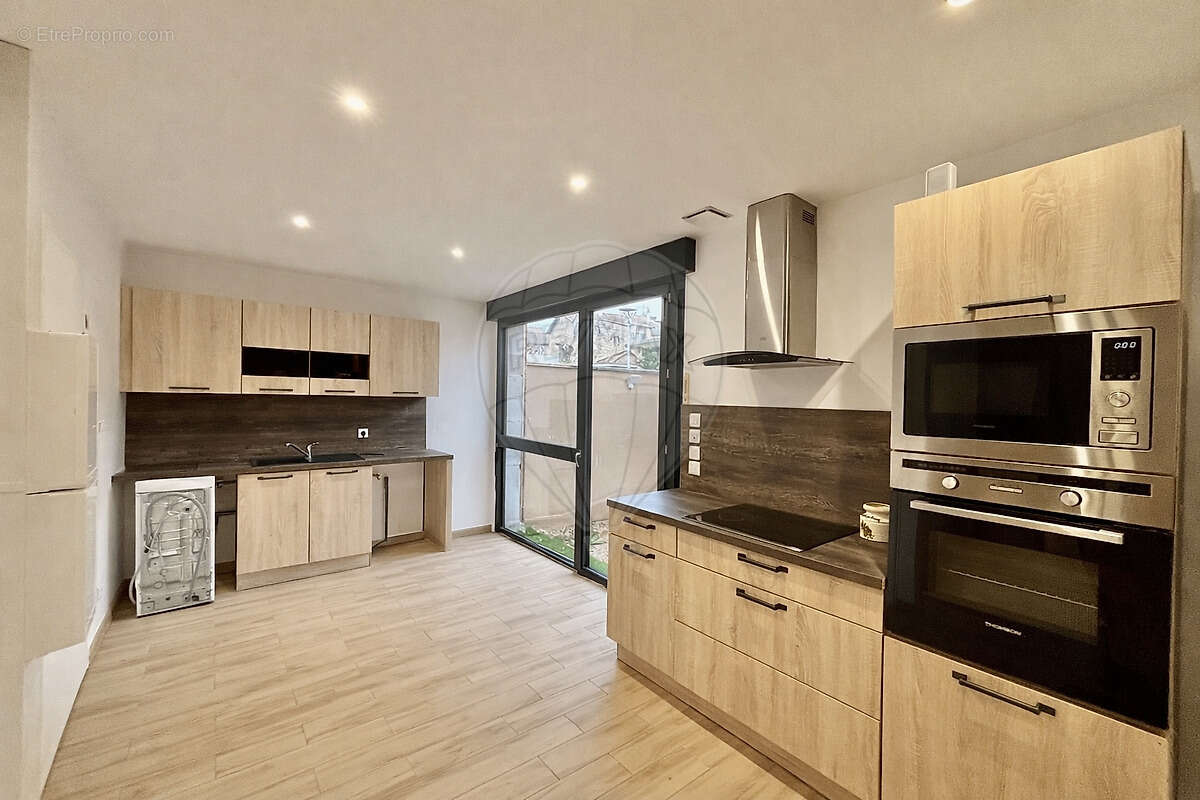 Appartement à ANSE
