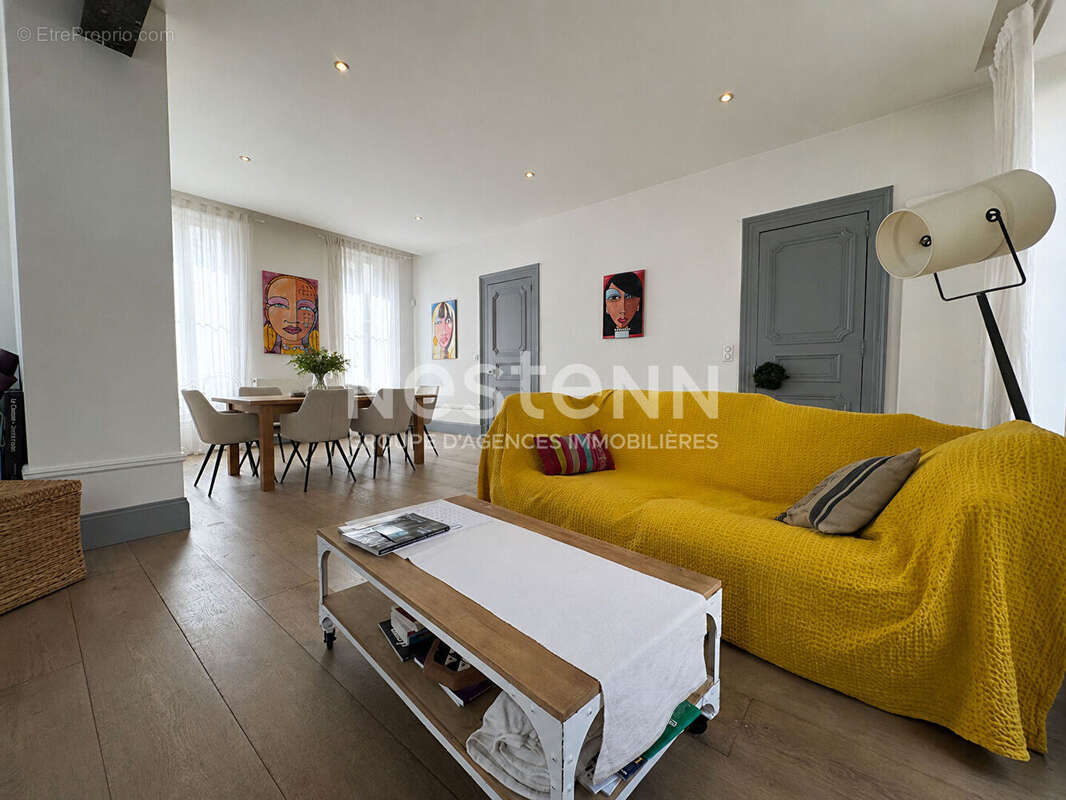 Rochefort Centre-Ville : Maison de Maître 230m² - 6 chambres, jardin et garage attenant - photo 3