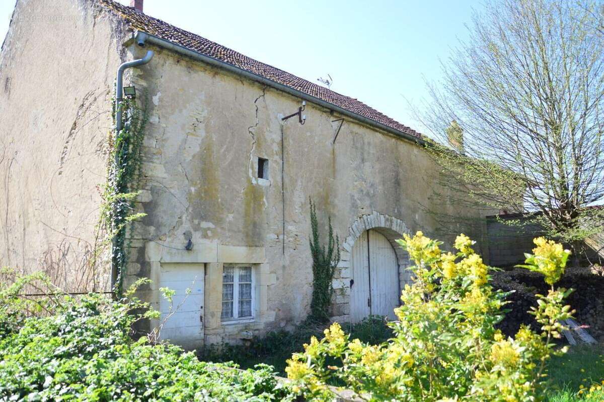 Maison à FRESNE-SAINT-MAMES