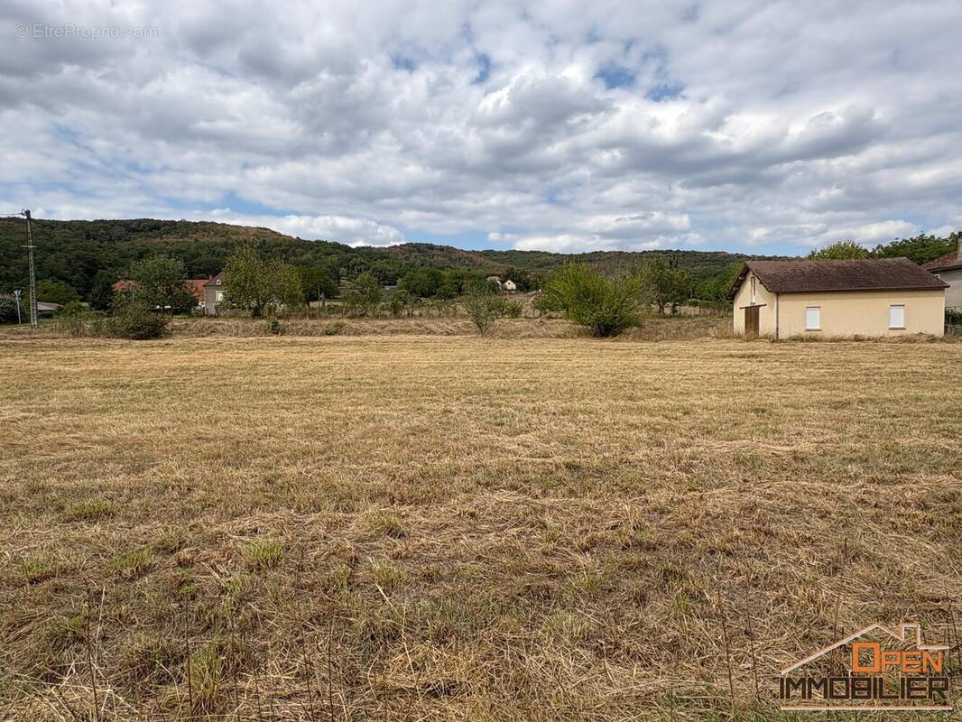 Appartement à CAZOULES
