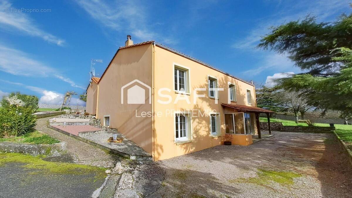 Photo 1 - Maison à XANTON-CHASSENON