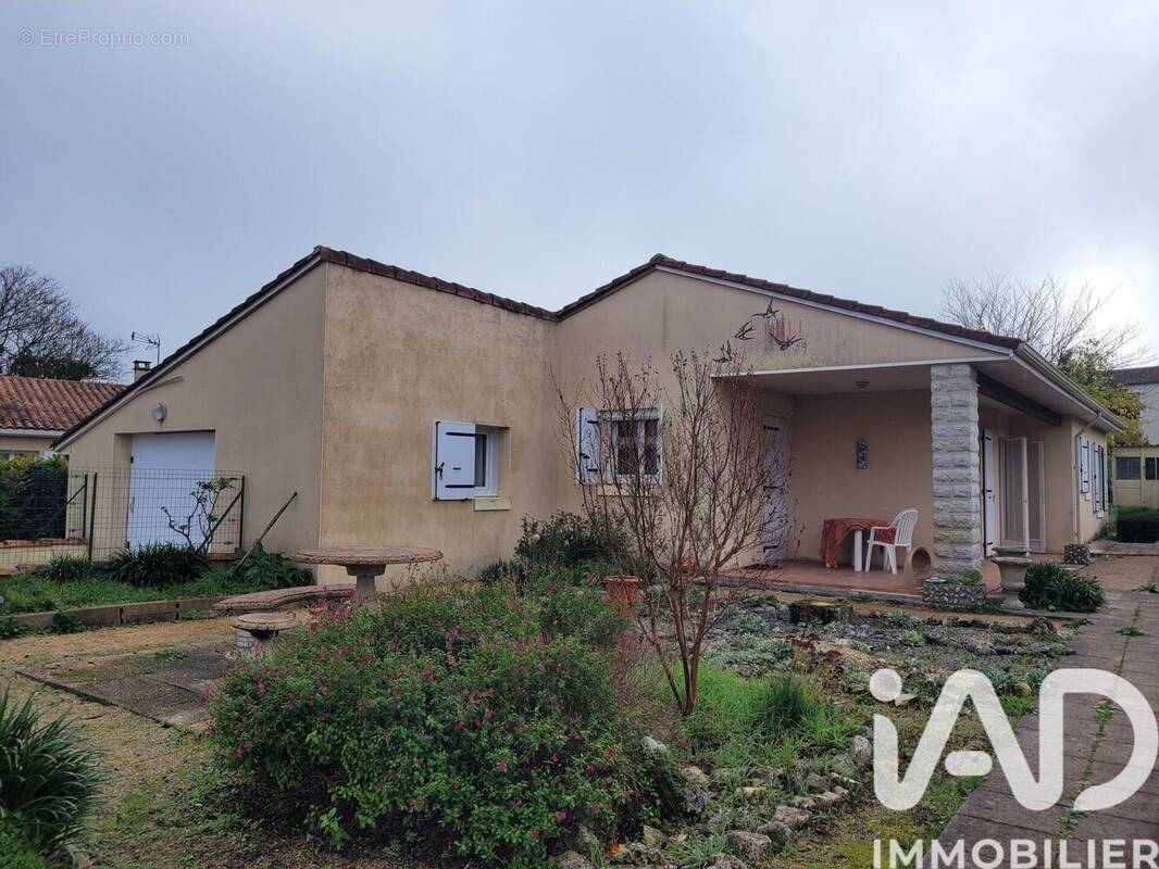 Photo 1 - Maison à RUFFEC