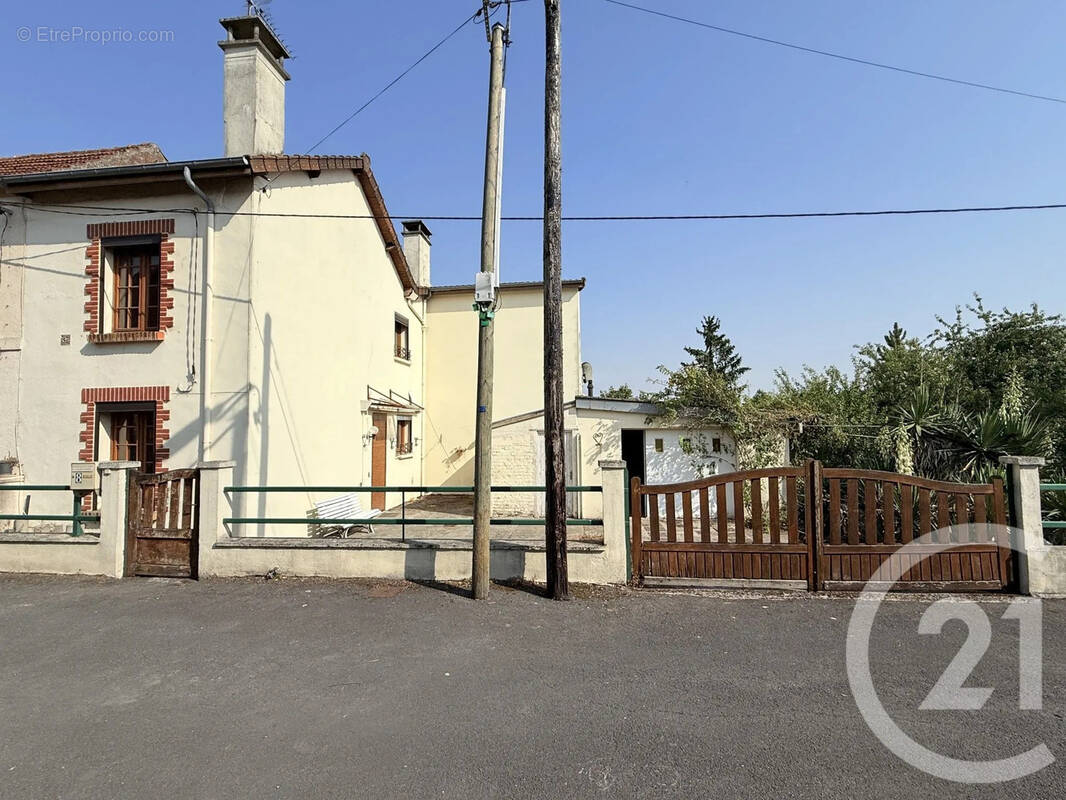 Maison à SAINT-QUENTIN