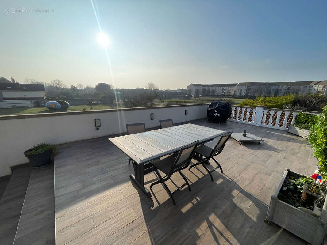 Maison à SARTROUVILLE