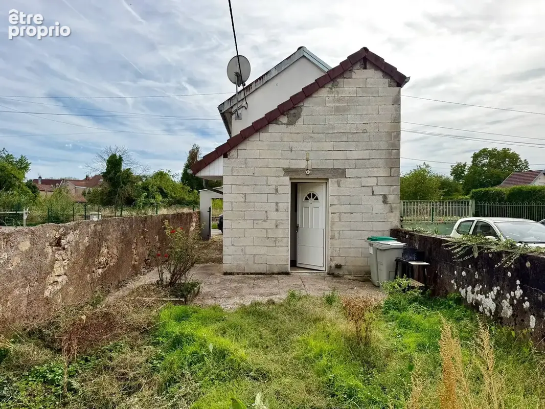 Vente maison de ville, 2 pièces, petit terrain lure centre ville - photo 13