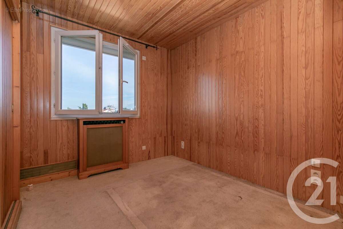 Appartement à SAINT-MAUR-DES-FOSSES