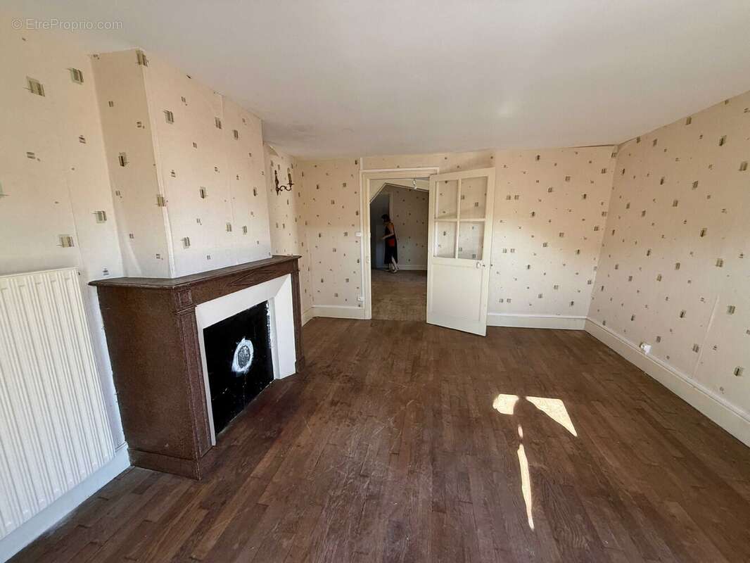 Maison à DOULEVANT-LE-CHATEAU