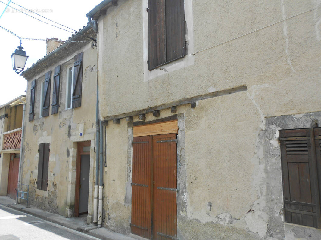 Maison à MEZIN