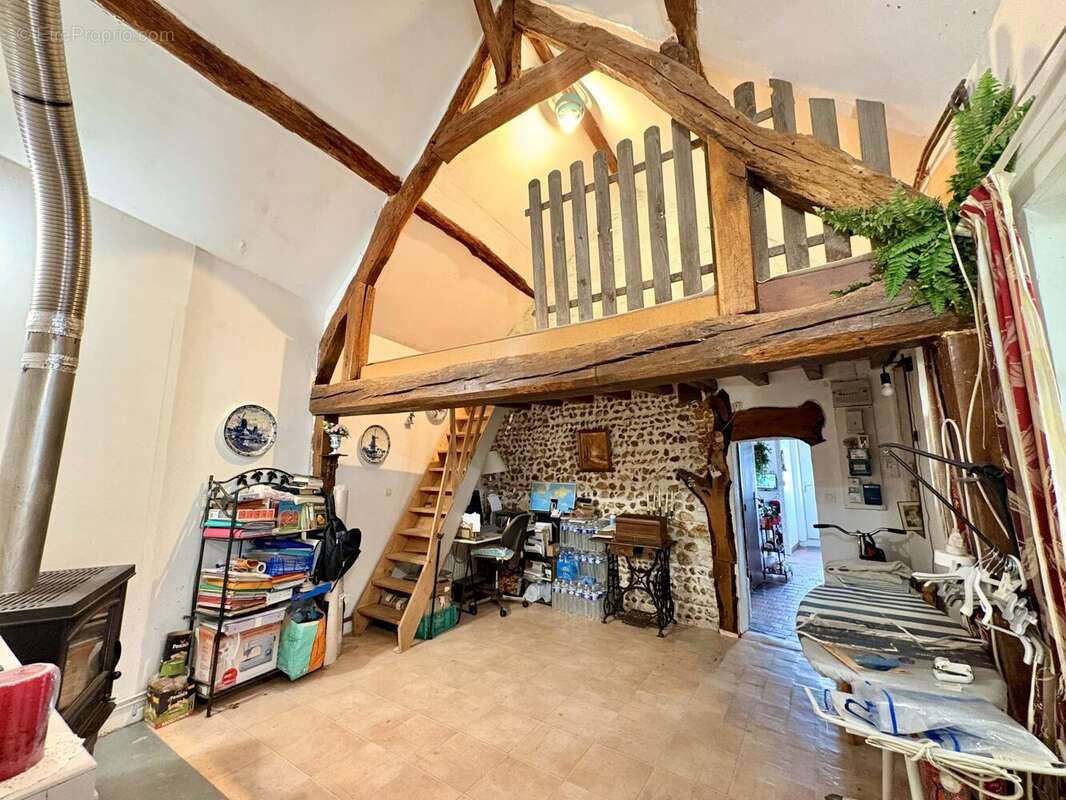 Maison à LES BORDES