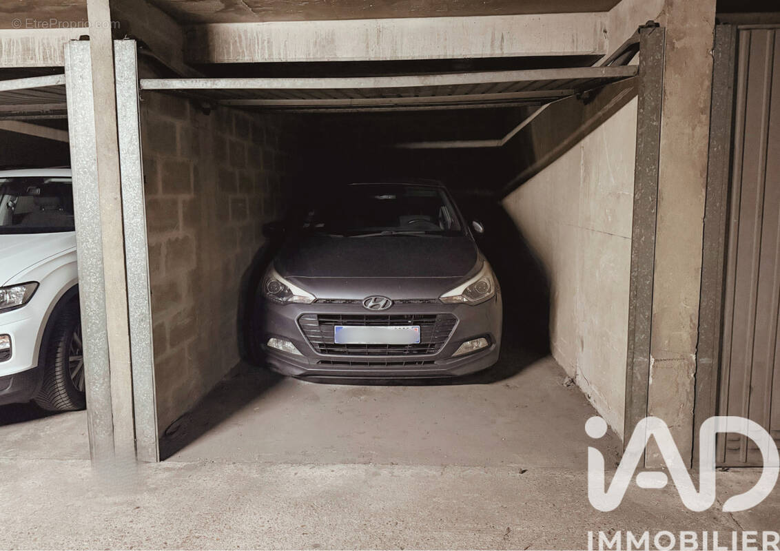 Photo 1 - Parking à PARIS-19E