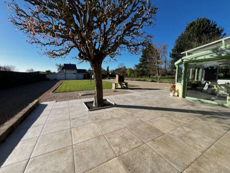 Maison à MAZE