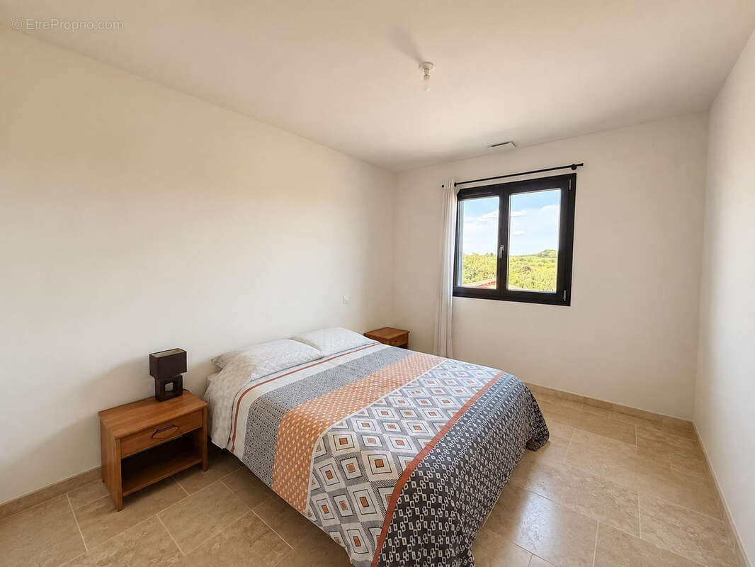 MONTPEZAT Villa contemporaine 5 pièces de 127 m2 avec piscine, jacuzzi, terrain de pétanque - photo 12