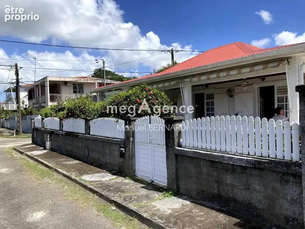 Maison 5 pièces - 101m² - Quartier calme Les Abymes - Terrain 439m² - photo 2