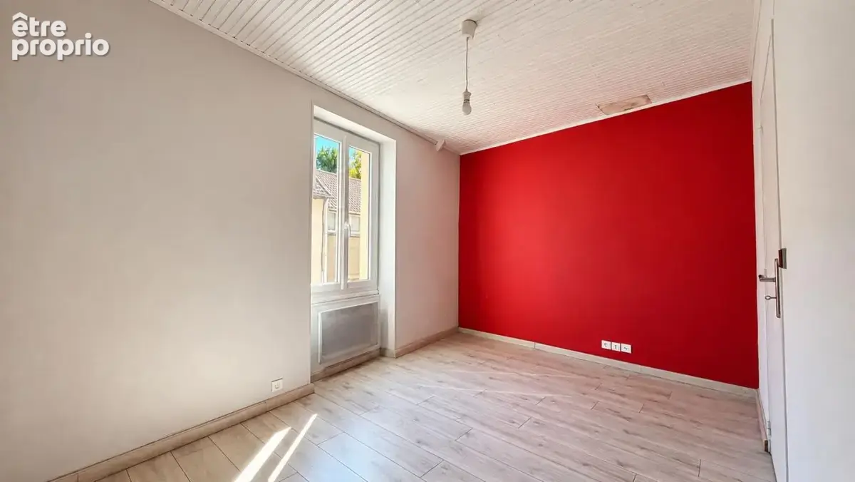 Maison de ville avec terrasse, stationnement et grenier aménagé - photo 7
