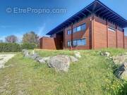 Photo 1 - Commerce à MONTELIER