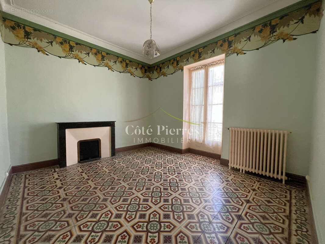 Maison à COMBAS