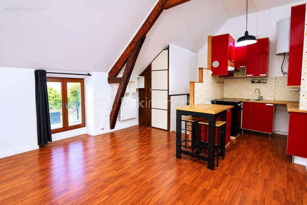 Appartement à BAULNE