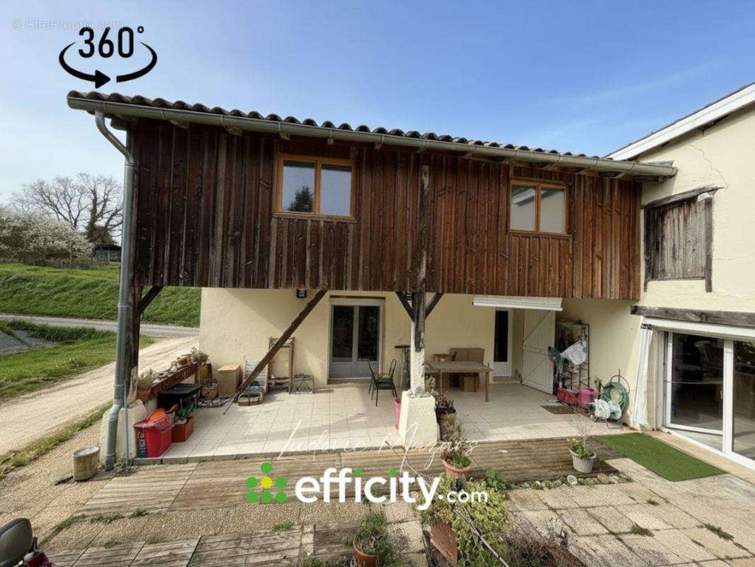 Maison à MONTECH