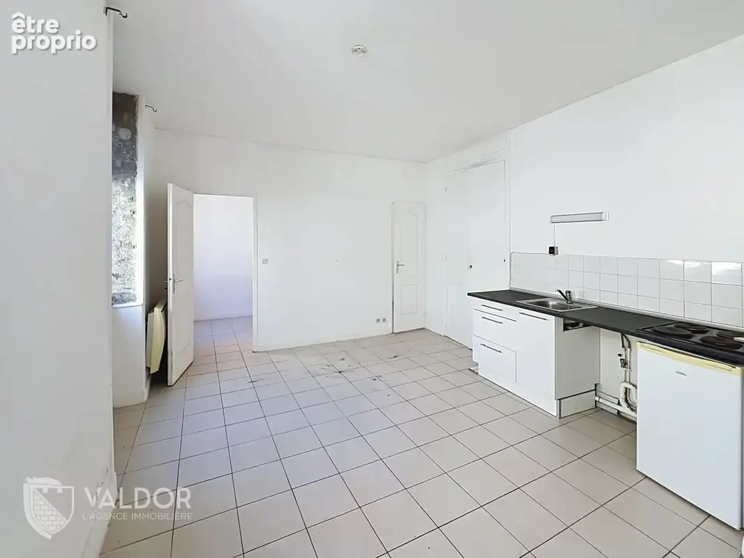 Appartement 130 m² à Neuville-Sur-Saone  - photo 2