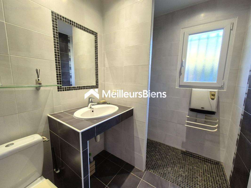 Maison à PEZILLA-LA-RIVIERE