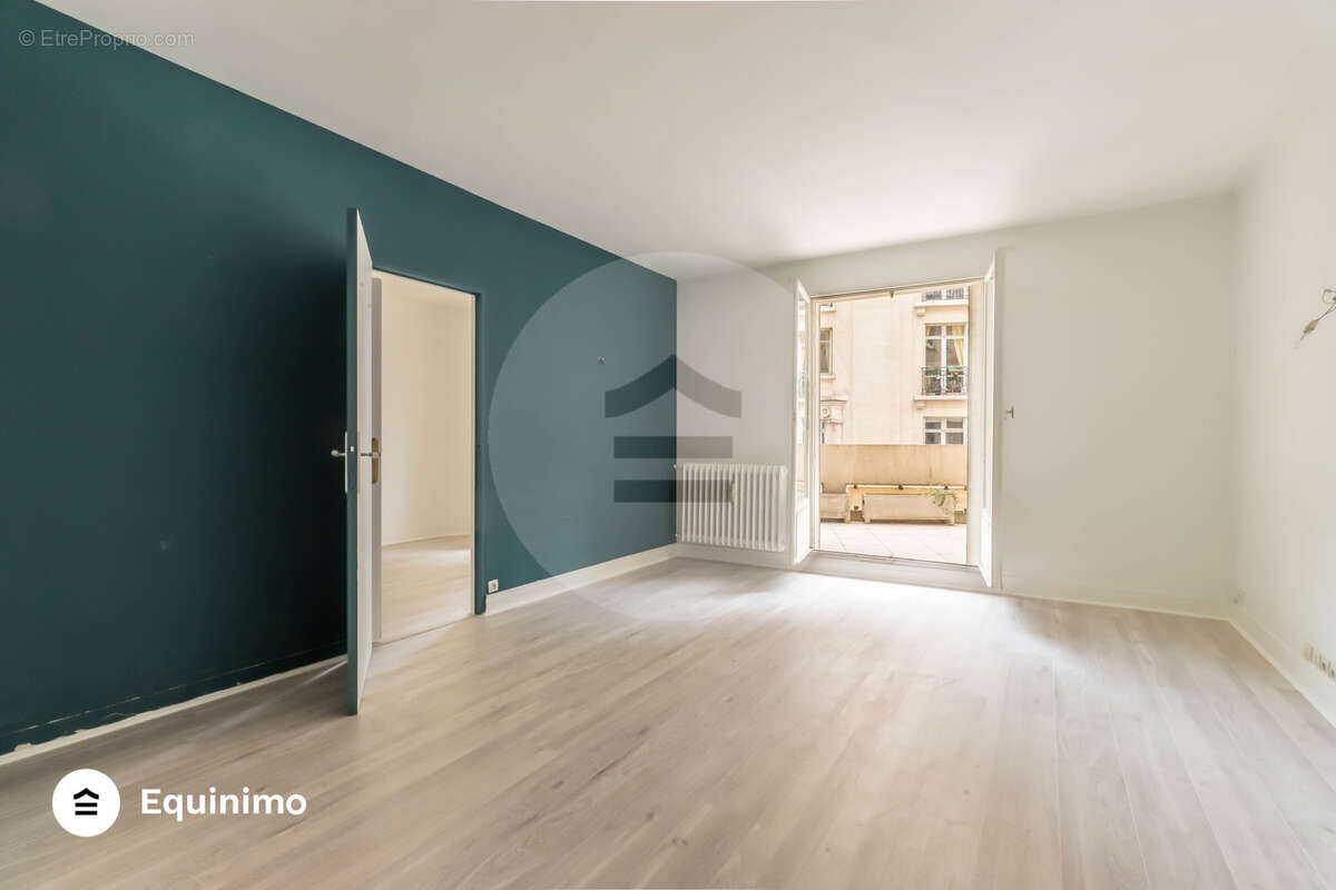 Appartement à PARIS-7E