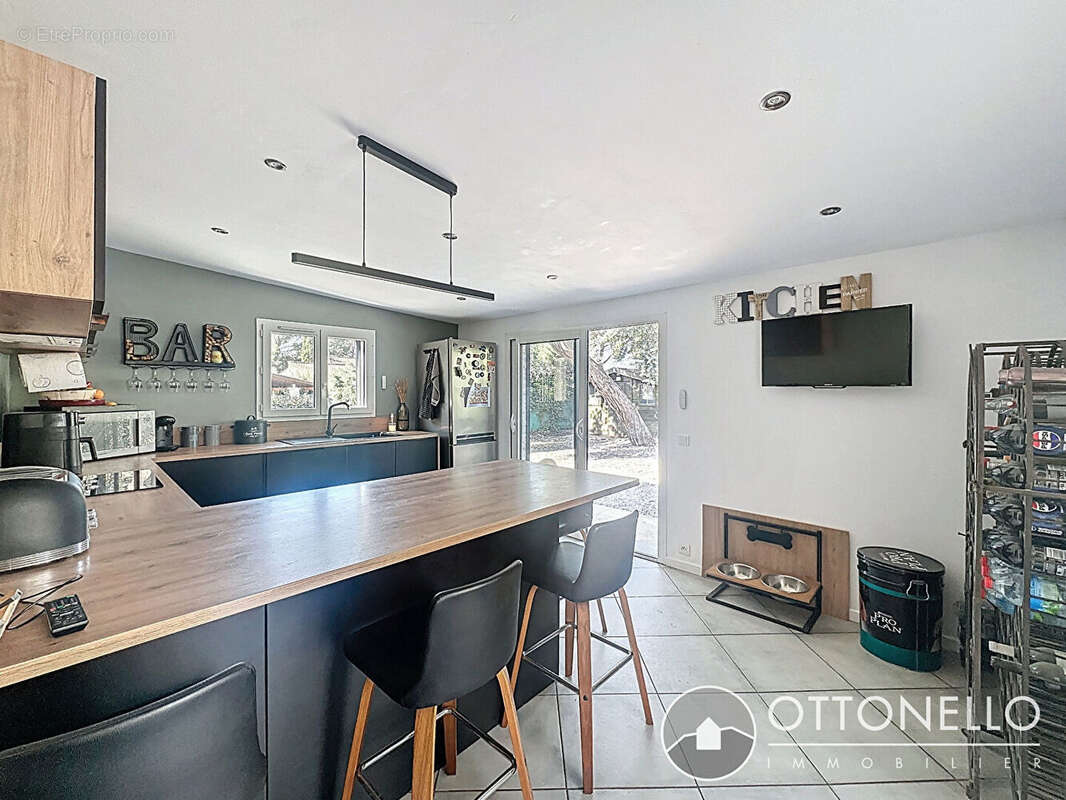 Maison à ROQUEBRUNE-SUR-ARGENS