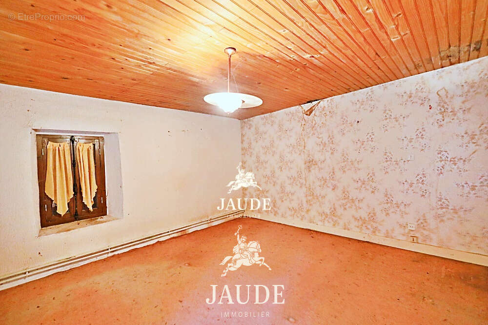 A vendre maison chateldon - photo 10