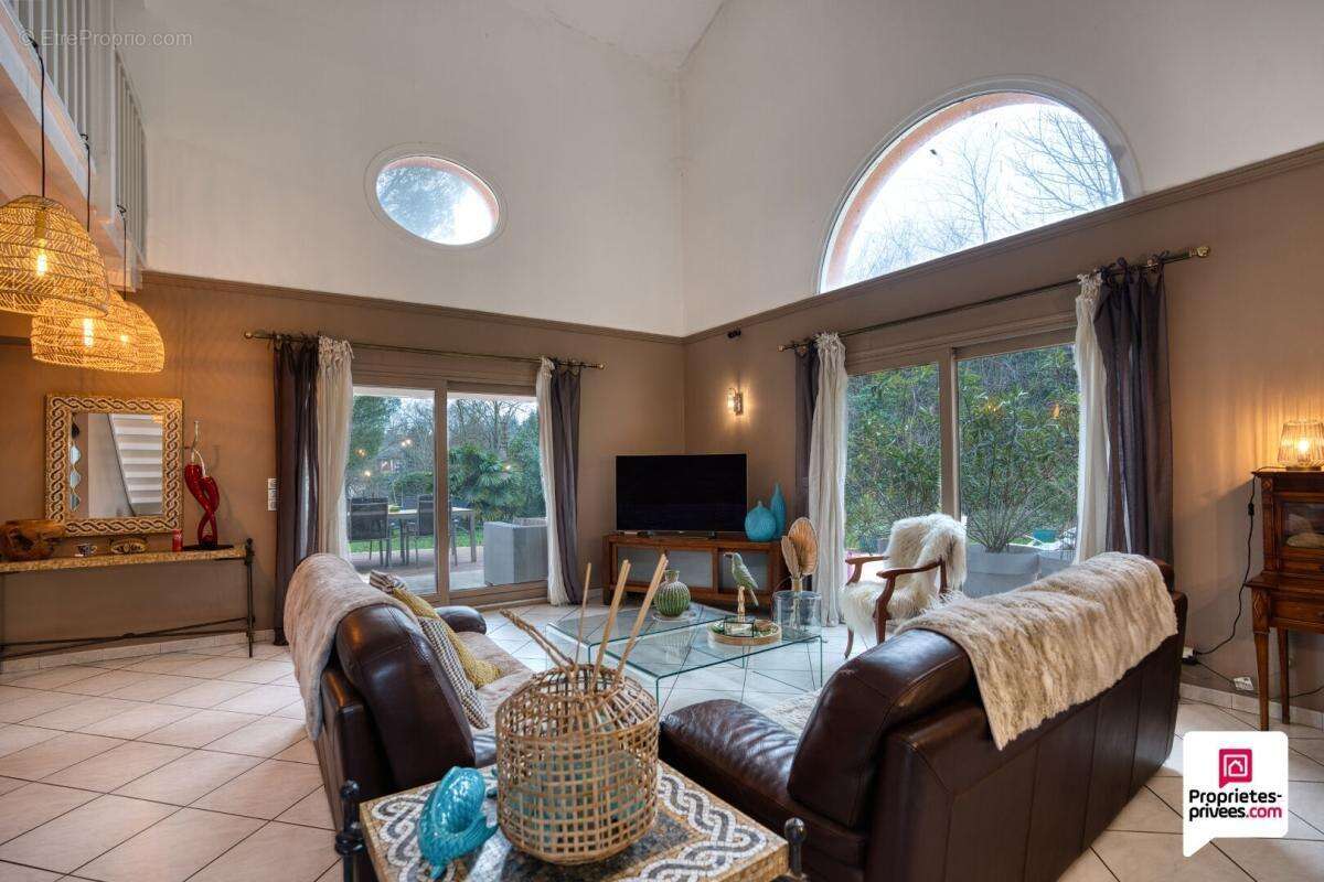 Magnifique maison familiale de 158 m2  + sous sol - Terrain  2445 m2 - photo 3