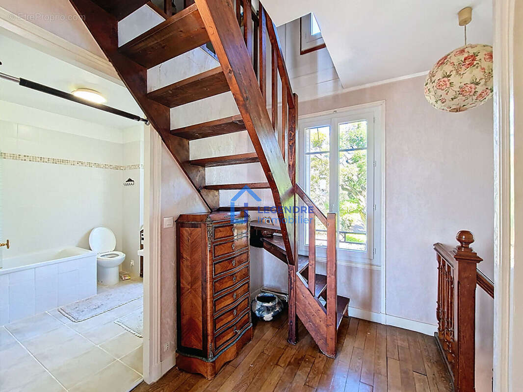 Maison à MONTIGNY-LES-CORMEILLES