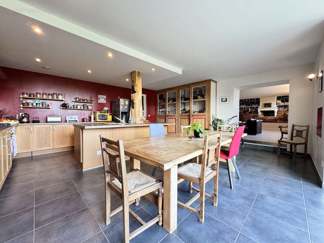 Maison à SALLES-DE-BARBEZIEUX