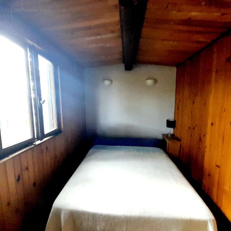 Maison à VILLENEUVE-SUR-YONNE