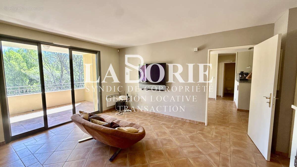 Appartement T3 d'exception au Golf de Saumane   Deux terrasses avec vue  sur les Roches de Fontaine-de-Vauclus - photo 16