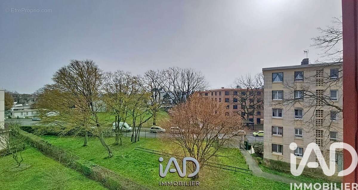 Photo 9 - Appartement à SAINTE-GENEVIEVE-DES-BOIS