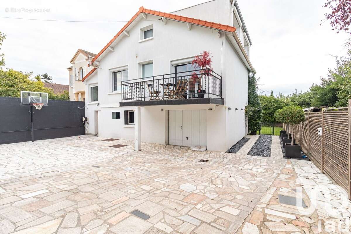 Photo 2 - Maison à SURESNES