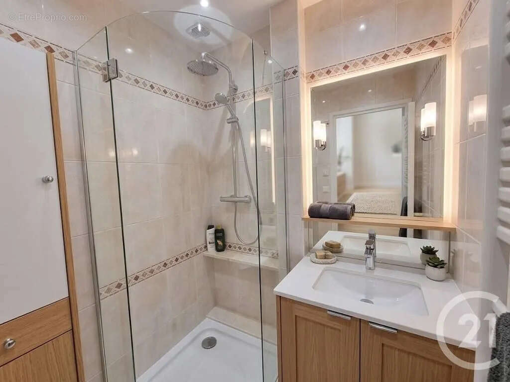 Appartement à SAINT-MAUR-DES-FOSSES