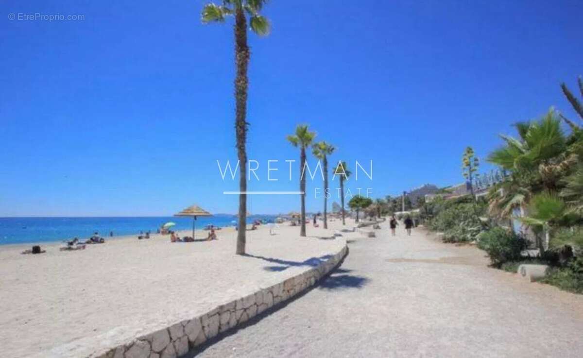 Appartement à VILLENEUVE-LOUBET