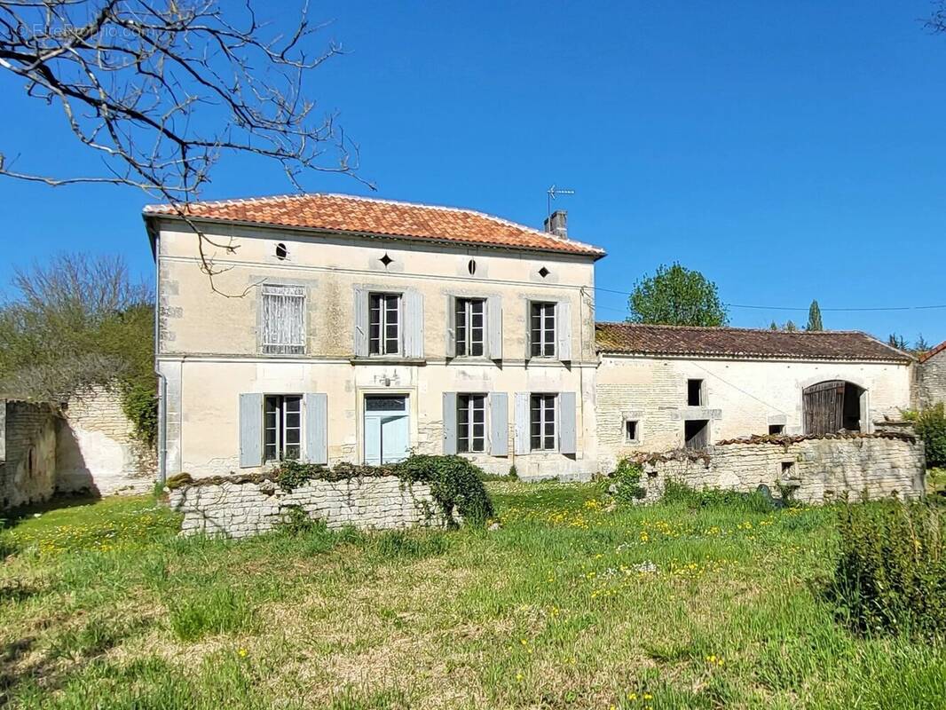 Maison à COURBILLAC