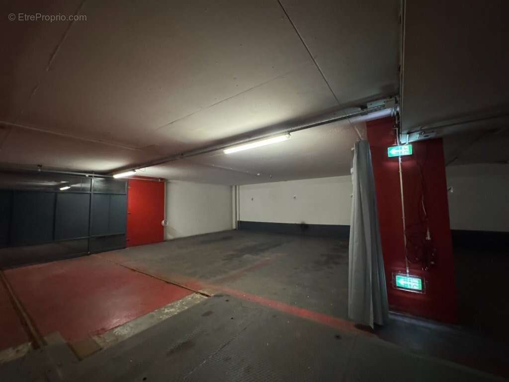 13 parkings boxes / les bureaux de la colinne - photo 4