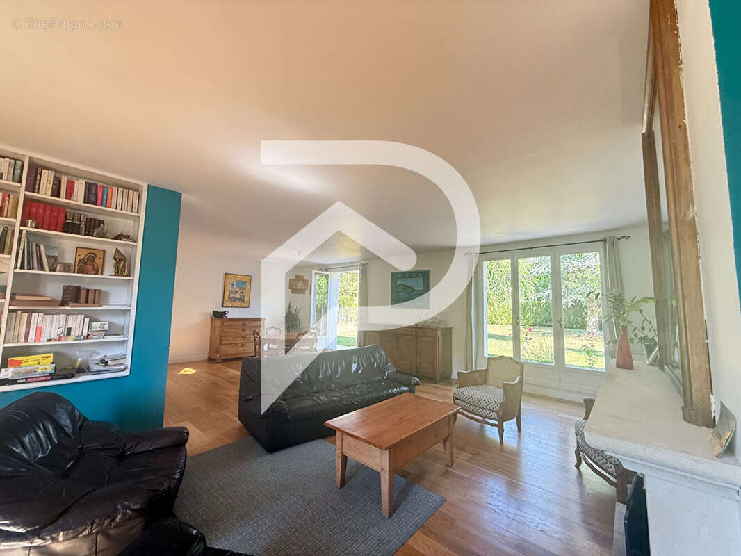 Maison à OZOIR-LA-FERRIERE