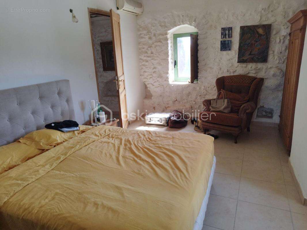 Propriété de 2 habitations et hangars - photo 7