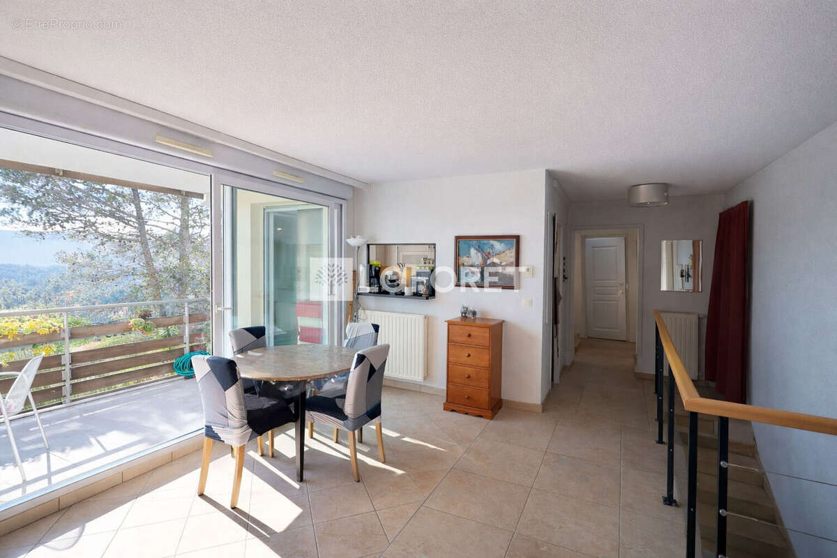 Appartement à VALBONNE