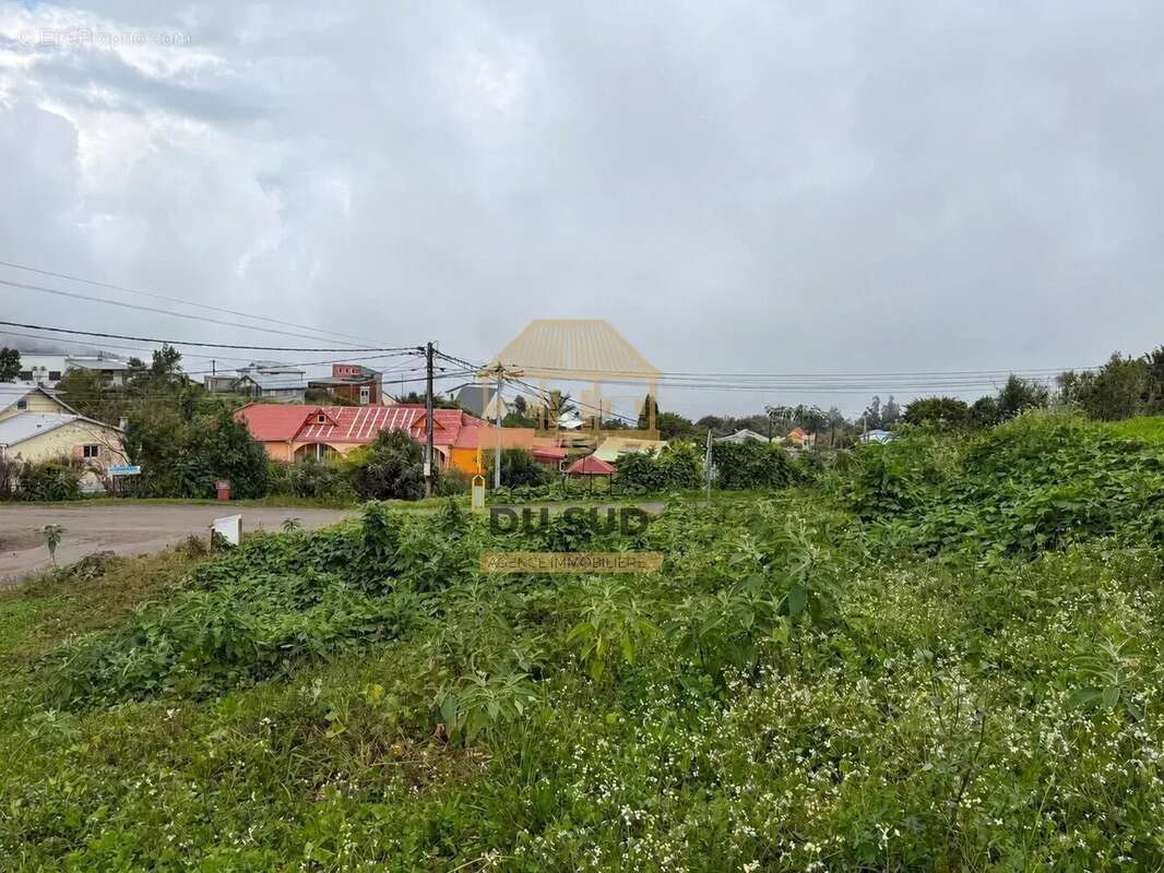 A vendre - terrain constructible de 438 m² environ - saint joseph - 70 000€ - photo 3
