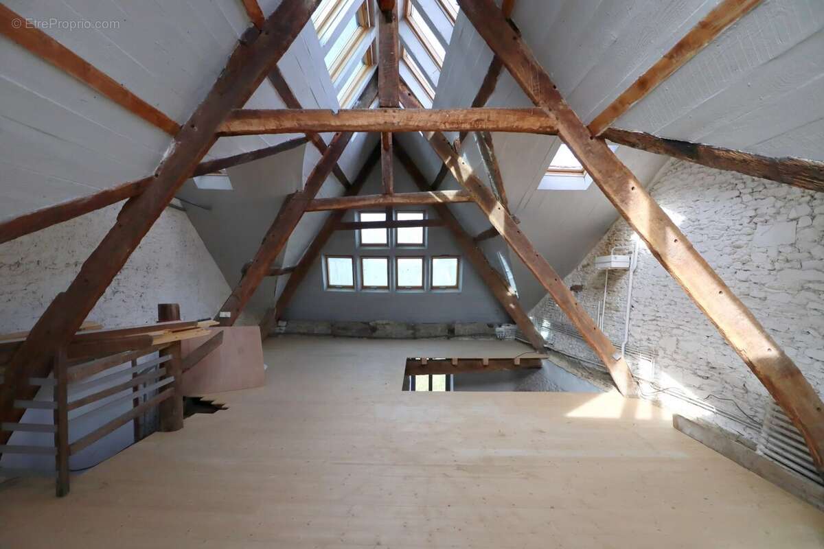 Maison de caractère dans le centre de CARHAIX - photo 12