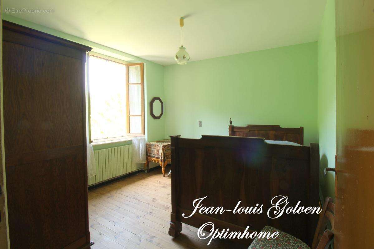 Maison à vendre avec de beaux volumes, à quelques minutes de Brousse-le-château (12) - photo 12