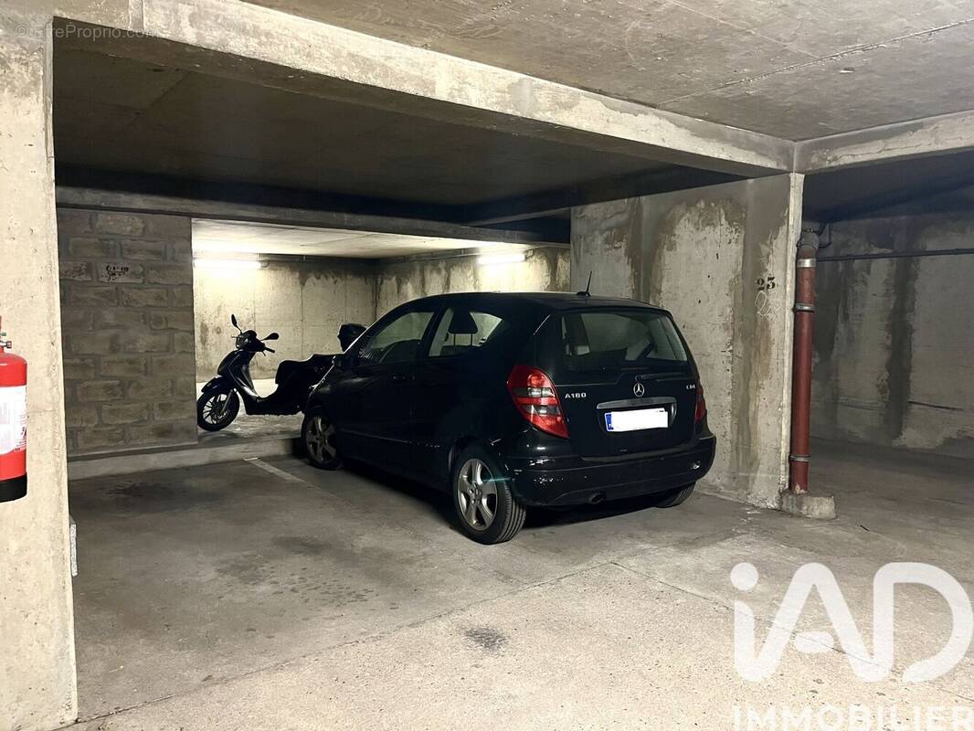 Photo 1 - Parking à PARIS-14E