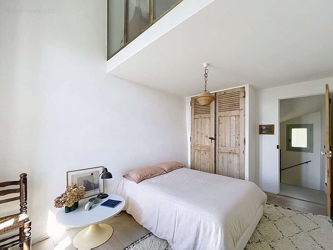 Maison en pierre rénovée, 3 chambres, double garage, jardin et piscine - photo 10